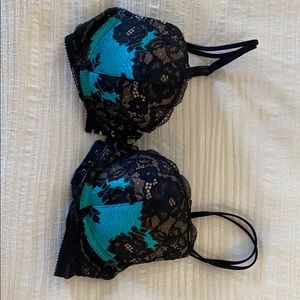 Victoria Secret Push up Bra 32b